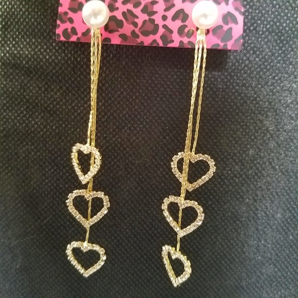 Betsey Johnson Tiered Heart Earrings - NWT - Picture 2 of 7